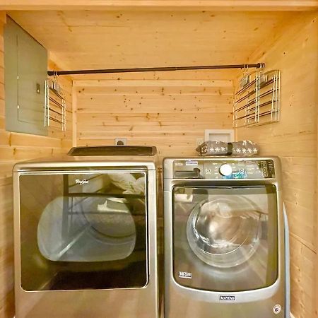 New Tiny Cabin Hot Tub Firepit Fenced Yard Sevierville Exterior foto